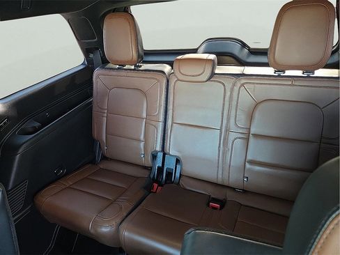 Certified 2023 Lincoln Navigator Reserve image 9