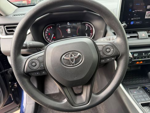 Used 2025 Toyota RAV4 XLE image 28