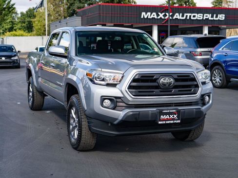 Used 2018 Toyota Tacoma SR5 AWD/4WD image 2