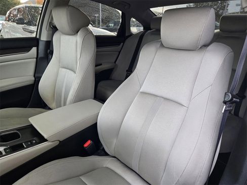 Used 2020 Honda Accord EX image 21