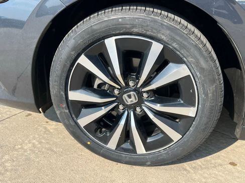 Used 2022 Honda Civic EX-L image 10