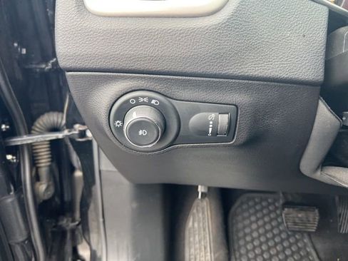 Used 2020 Jeep Compass Sport image 19