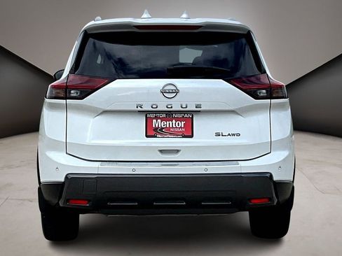 Certified 2025 Nissan Rogue SL w/ Tech Package AWD/4WD image 5