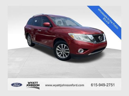 Used 2015 Nissan Pathfinder SV FWD image 1