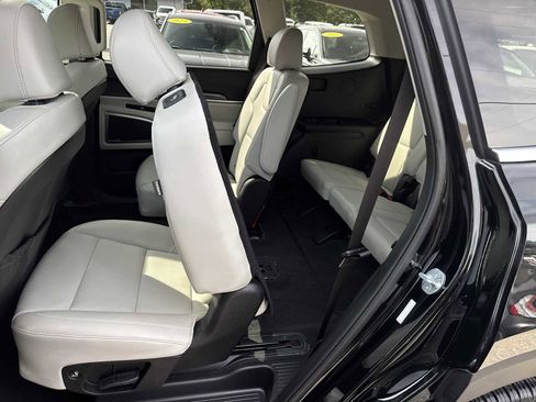 Used 2024 Kia Telluride S w/ S Sunroof Package image 35