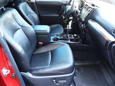 Used 2021 Toyota 4Runner Venture w/ Moonroof Package AWD/4WD image 30