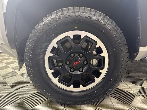 Used 2025 Toyota 4Runner TRD Off-Road image 10
