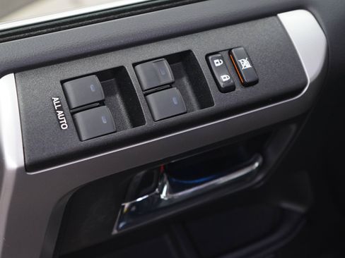 Used 2022 Toyota 4Runner Limited AWD/4WD image 19