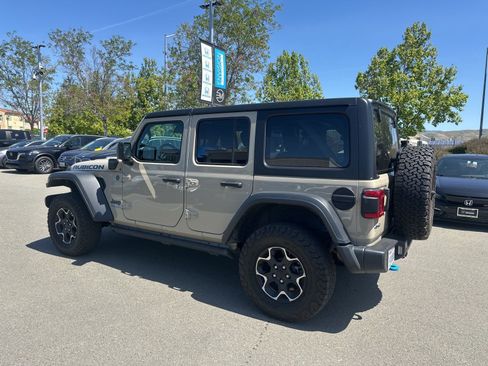 Used 2022 Jeep Wrangler Unlimited Rubicon 4xe w/ Cold Weather Group AWD/4WD image 4