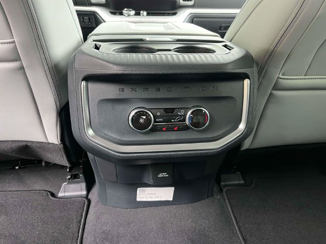 New 2027 Ford Expedition Platinum w/ Driver's Package AWD/4WD image 14