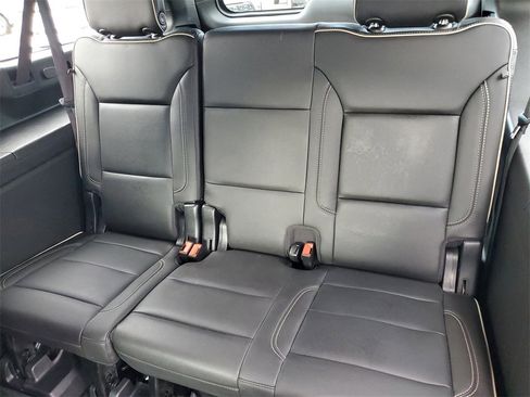 Used 2021 GMC Yukon XL SLT w/ SLT Premium Package image 24