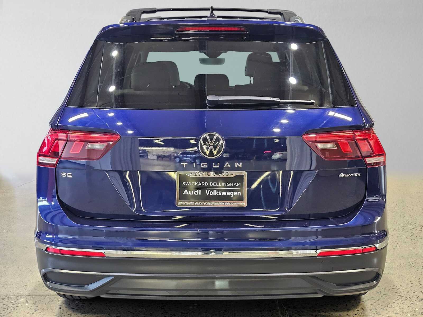Used 2022 Volkswagen Tiguan SE w/ Panoramic Sunroof Package AWD/4WD image 4