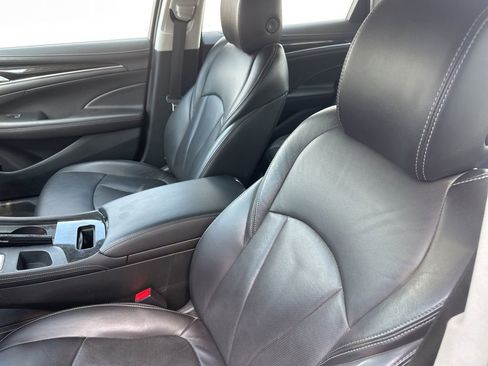 Used 2017 Buick LaCrosse Premium w/ Driver Confidence Package #2 FWD image 3