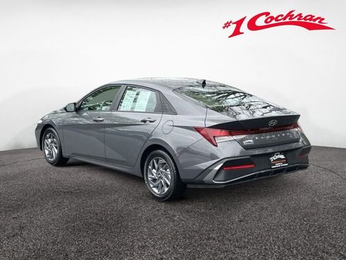 Used 2024 Hyundai Elantra SEL FWD image 9