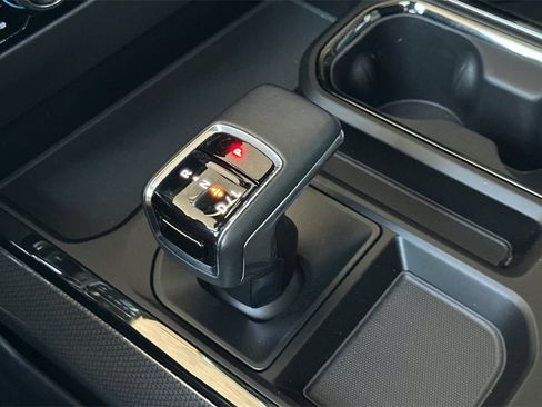 Used 2023 Chevrolet Silverado 1500 ZR2 w/ Technology Package image 22