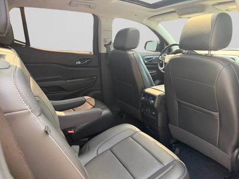 Used 2021 GMC Acadia SLT w/ LPO, Floor Liner Package FWD image 29