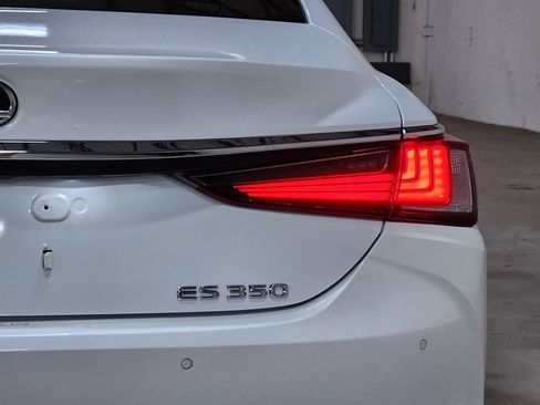 Used 2024 Lexus ES 350 w/ Premium Package image 22