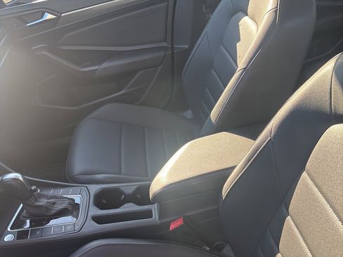 Used 2021 Volkswagen Jetta SEL image 5