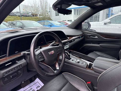 Used 2022 Cadillac Escalade Premium Luxury image 5