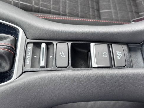 Certified 2024 Honda HR-V Sport image 33