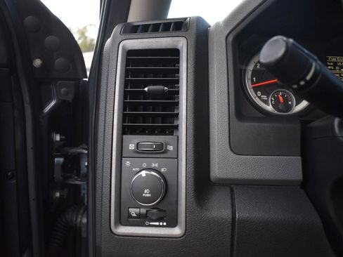 Used 2014 RAM 1500 Express image 20