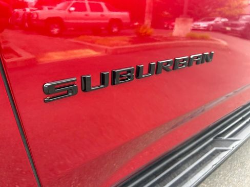 Used 2025 Chevrolet Suburban RST w/ Comfort Package AWD/4WD image 32