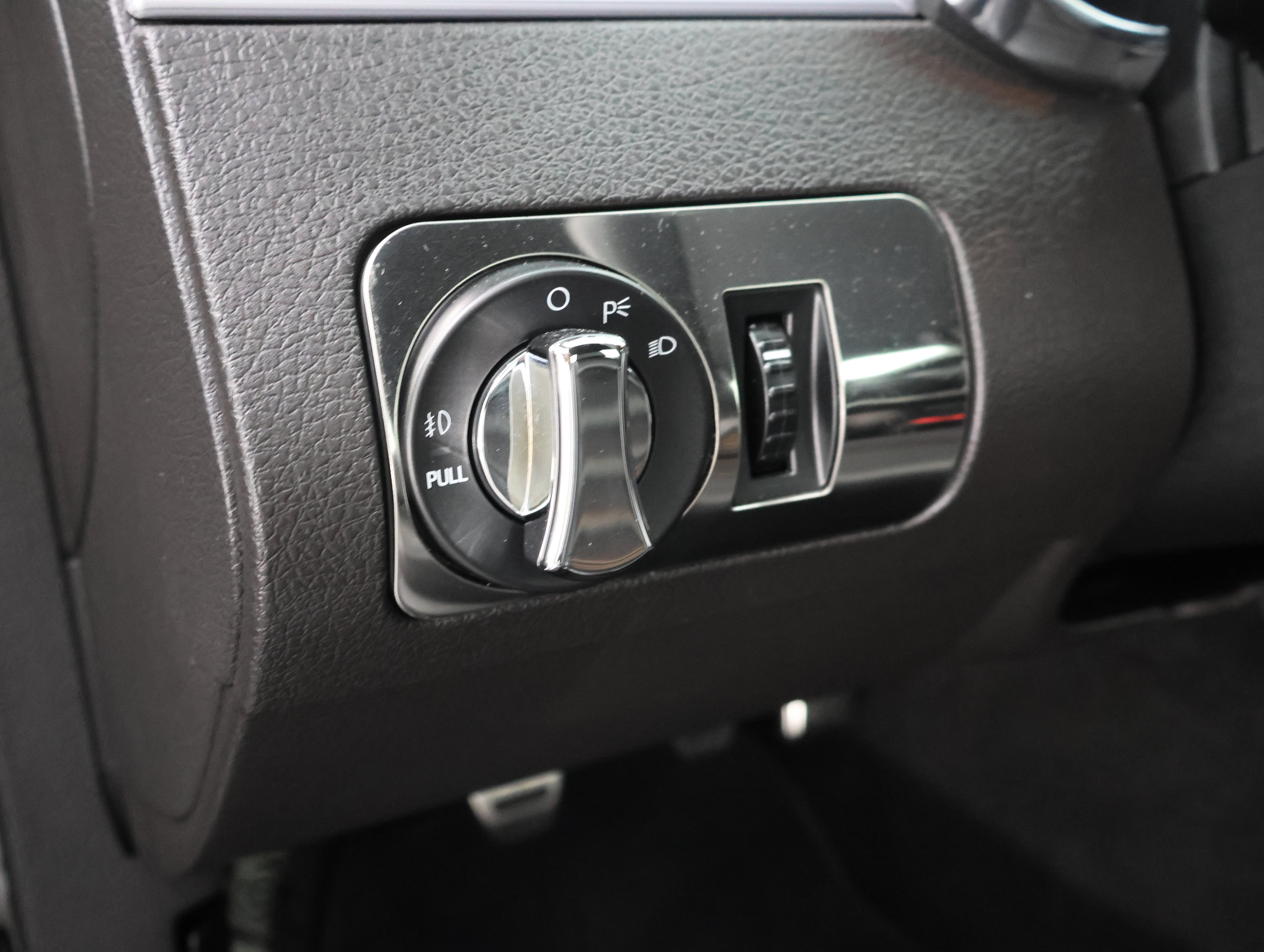 Used 2007 Ford Mustang GT RWD image 38