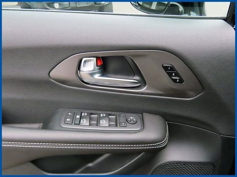 New 2026 Chrysler Pacifica Select image 13