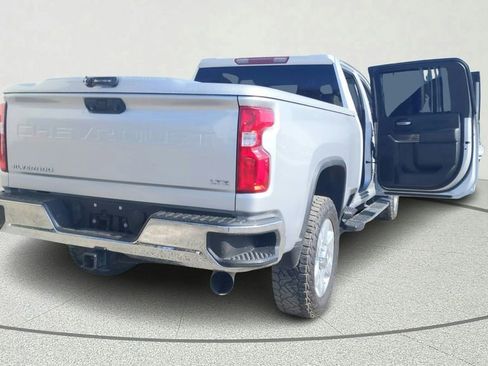 Used 2021 Chevrolet Silverado 2500 LTZ w/ Z71 Off-Road Package AWD/4WD image 13