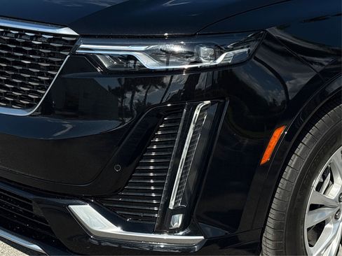 New 2025 Cadillac XT6 Luxury image 14