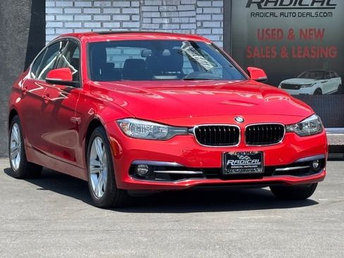 Used 2017 BMW 330i Sedan RWD image 4