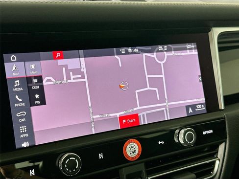Certified 2026 Porsche Macan AWD/4WD image 22