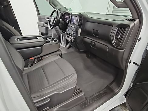 Used 2024 Chevrolet Silverado 2500 Custom w/ Custom Value Package image 30