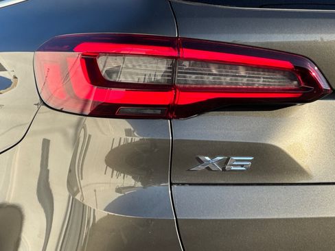 Used 2023 BMW X5 xDrive40i w/ Premium Package image 13