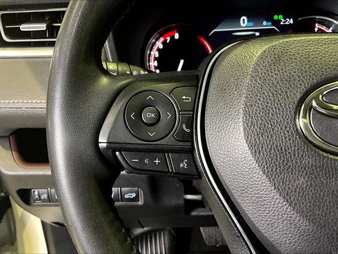 Used 2022 Toyota RAV4 Limited image 11