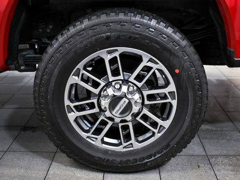 Used 2024 Ford F250 Limited image 9