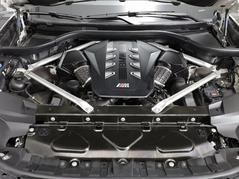 Used 2025 BMW X7 M60i image 24