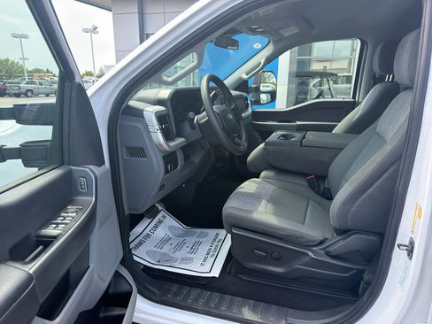 Used 2025 Ford F250 XLT AWD/4WD image 11
