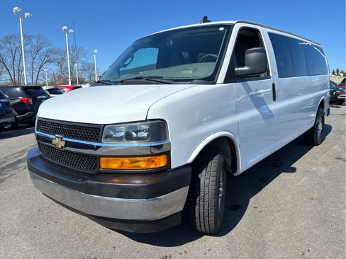 Used 2019 Chevrolet Express 3500 LT w/ LT Preferred Equipment Group image 5