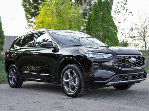 Used 2024 Ford Escape ST-Line w/ Tech Pack #1 image 3