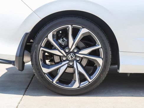 Used 2018 Honda Civic Si image 8
