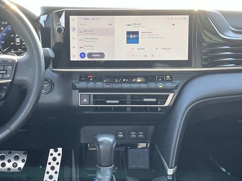 Used 2025 Toyota Camry XSE FWD image 15