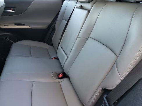 Used 2024 Toyota Venza XLE image 12