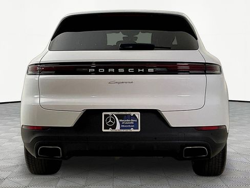 Used 2024 Porsche Cayenne AWD/4WD image 5