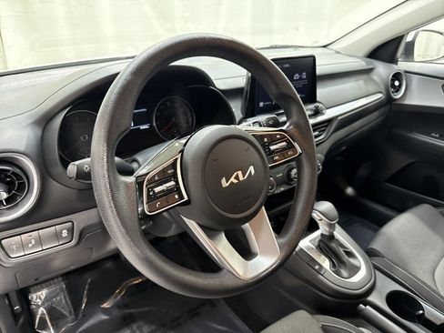 Used 2023 Kia Forte LXS w/ LXS Technology Package FWD image 25