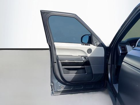 Used 2020 Land Rover Range Rover Sport SVR image 23