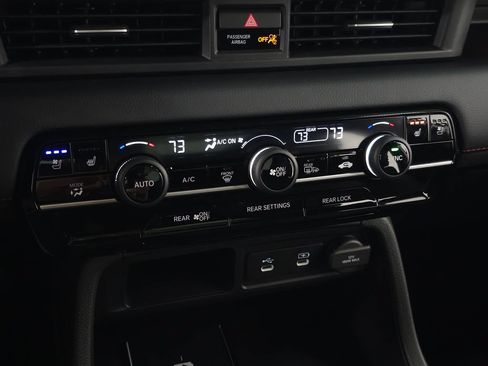 Used 2026 Honda Pilot Black Edition image 33