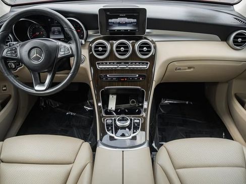Used 2019 Mercedes-Benz GLC 300 w/ Parking Assistance Package image 19