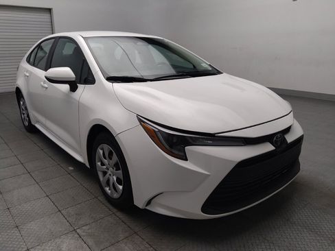 Used 2025 Toyota Corolla LE FWD image 13