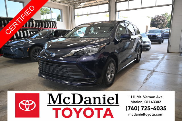 Certified 2025 Toyota Sienna LE AWD/4WD image 1